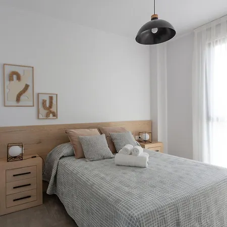 Oliva Suites דירה *