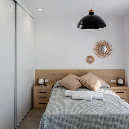 Oliva Suites דירה *