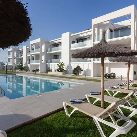 Oliva Suites דירה *